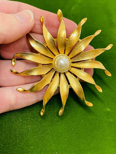 Large Gold Sun Brooch with Pearl Center Devil's Details